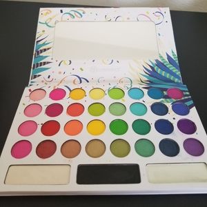 Take me back to Brazil eyeshadow palette